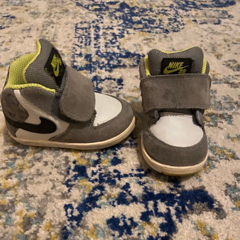 Used Nike high tops size 4c